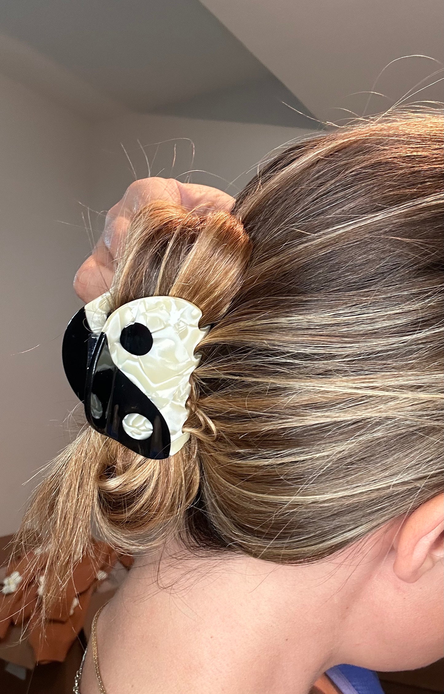Yin-Yang Clip